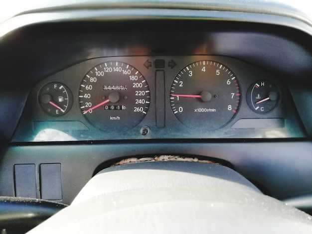 Ленд Крузер 100: Моргает лампочка топлива